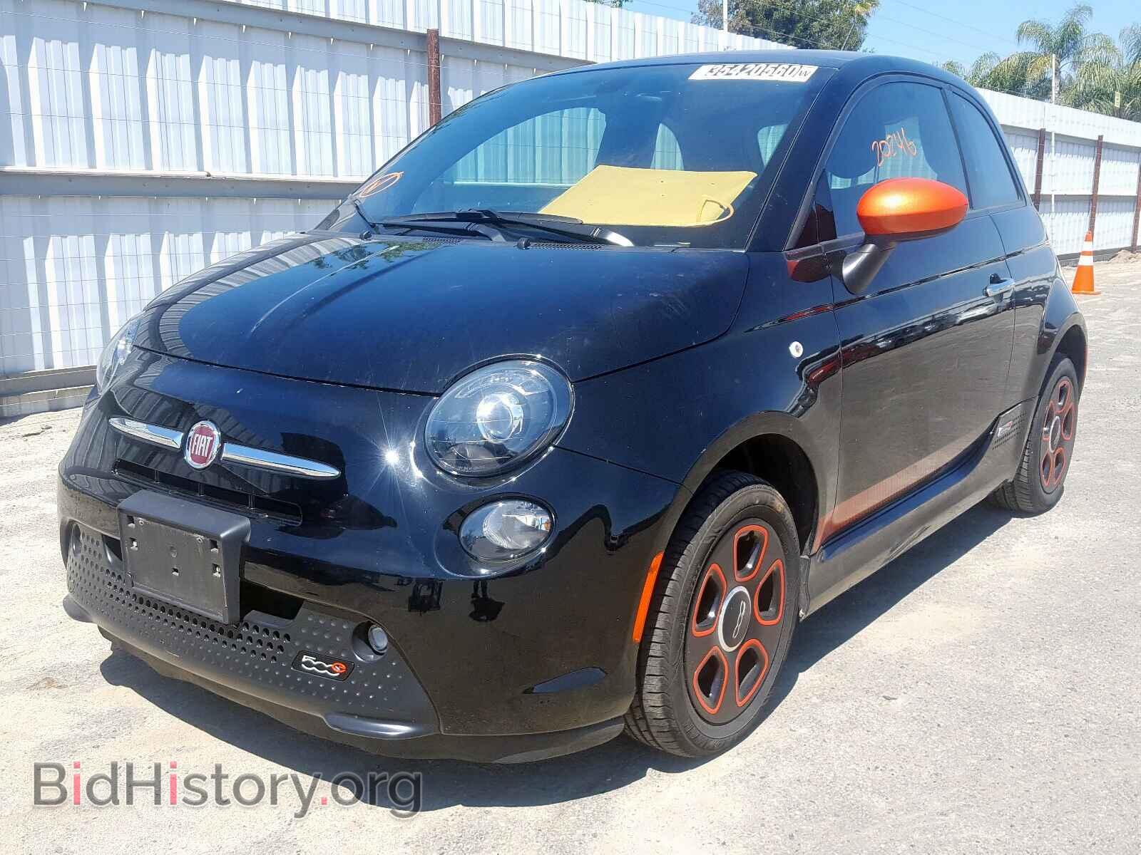 2017 FIAT 500 - VIN: 3C3CFFGE9HT586233 - Фото 2