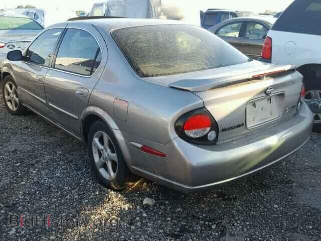 2000 NISSAN MAXIMA - VIN: JN1CA31D8YT701170 - Photo 3