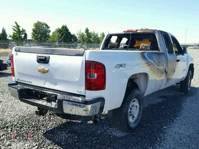 2008 CHEVROLET SILVERADO - VIN: 1GCHK29K08E107397 - Фото 4