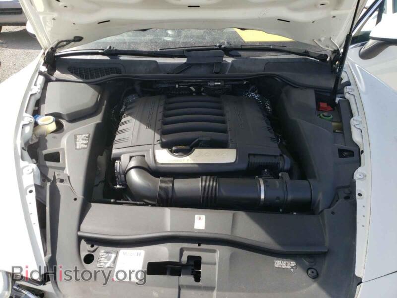 2011 Porsche CAYENNE (VIN WP1AA2A26BLA05247) — фото 7 из 10