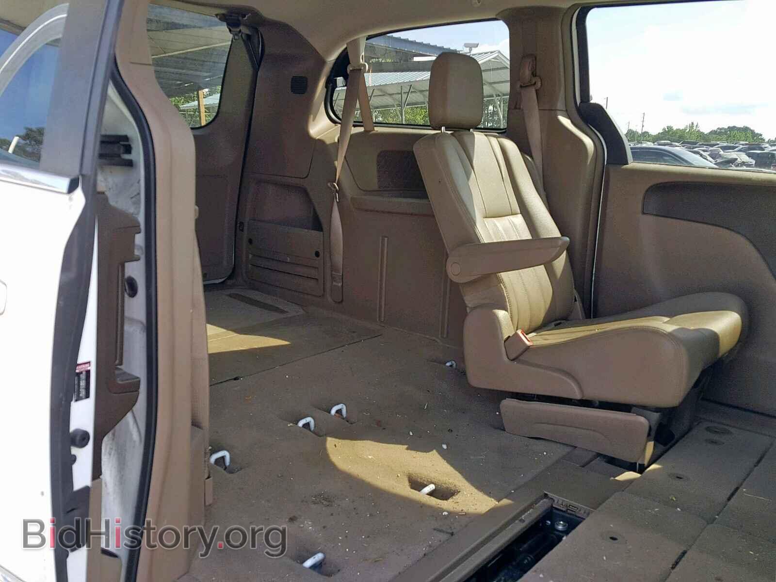 2016 CHRYSLER TOWN & COU - VIN: 2C4RC1BG9GR300019 - Фото 6