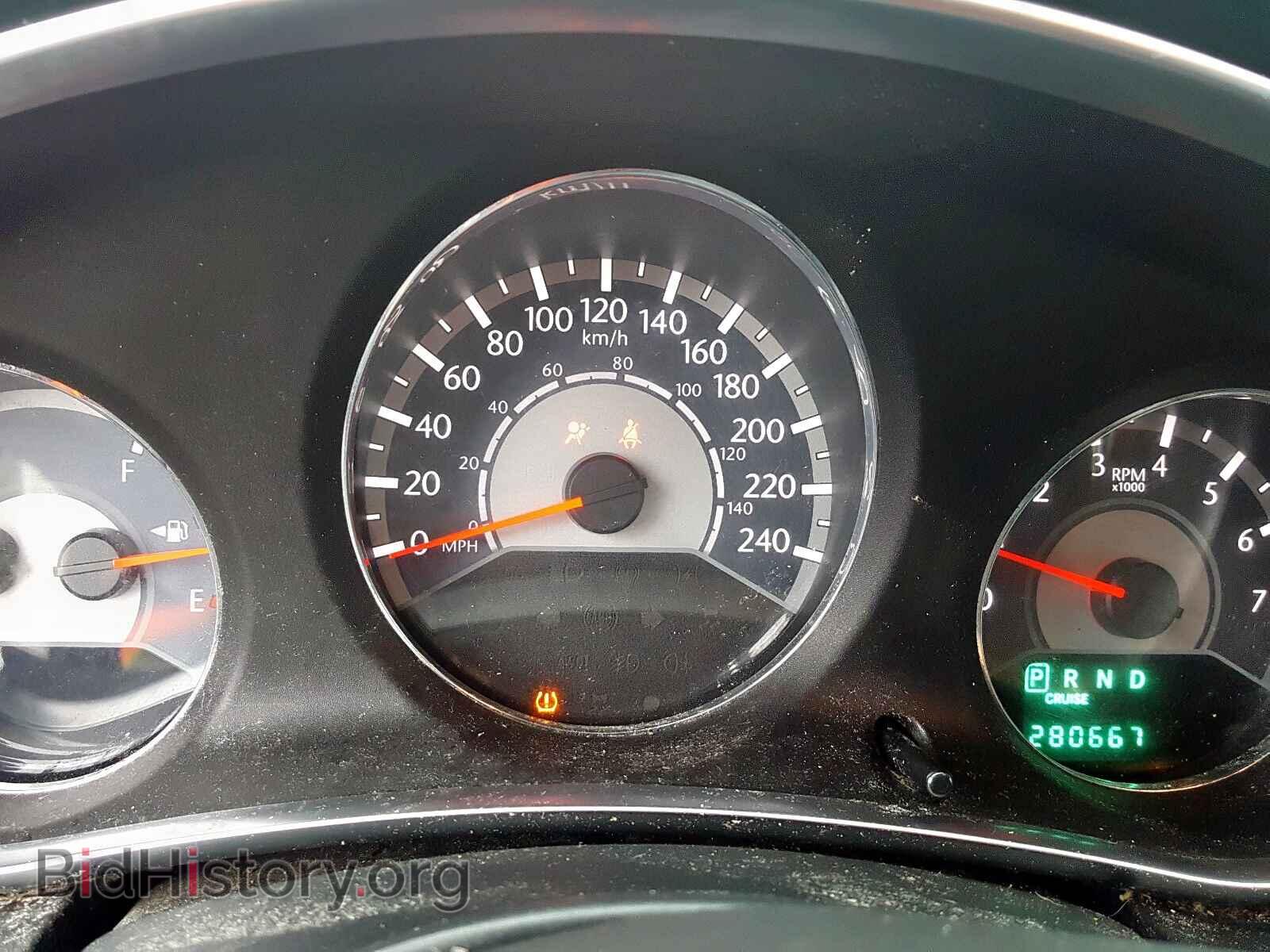 2011 CHRYSLER 200 - VIN: 1C3BC4FB2BN547197 - Фото 8