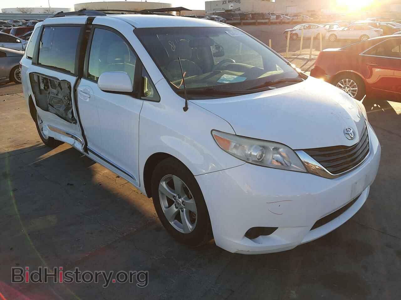 Photo 5TDKK3DCXDS311057 - TOYOTA SIENNA 2013