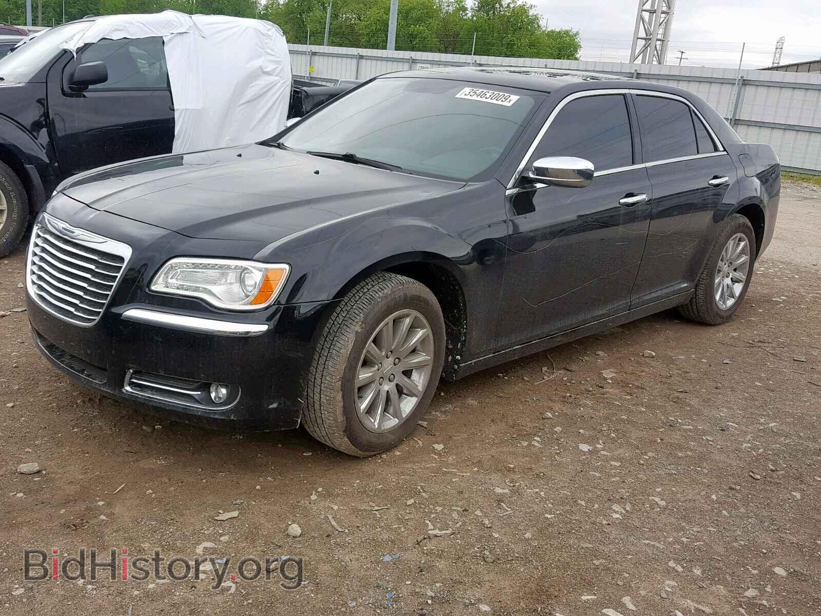 2011 CHRYSLER 300 - VIN: 2C3CA5CG3BH599009 - Фото 2