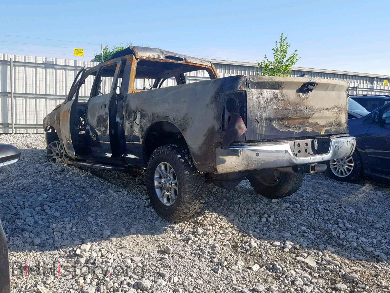 2015 RAM 2500 ST - VIN: 3C6UR5CL2FG705582 - Фото 3