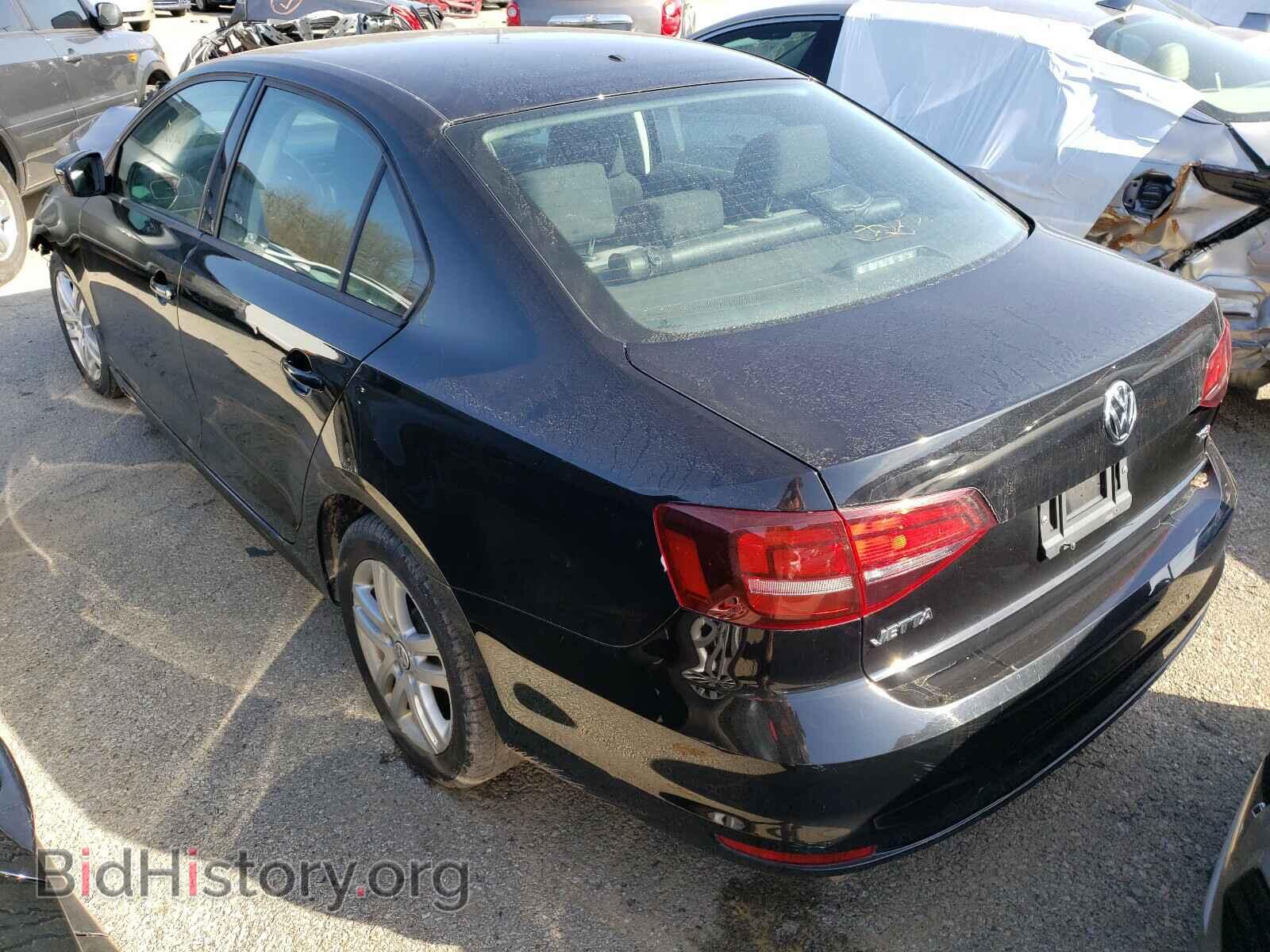 2018 VOLKSWAGEN JETTA - VIN: 3VW2B7AJ8JM210229 - Фото 3