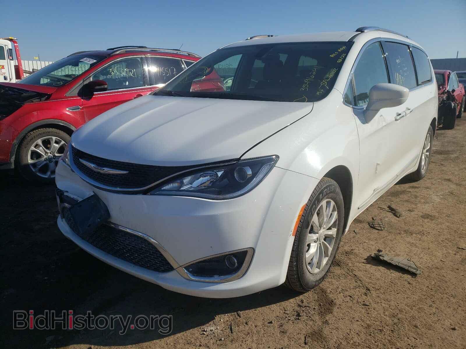 2019 CHRYSLER PACIFICA - VIN: 2C4RC1BG0KR665410 - Фото 2