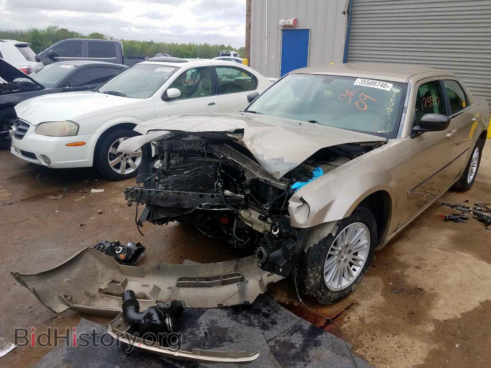 2009 CHRYSLER 300 - VIN: 2C3KA43D79H547520 - Фото 2