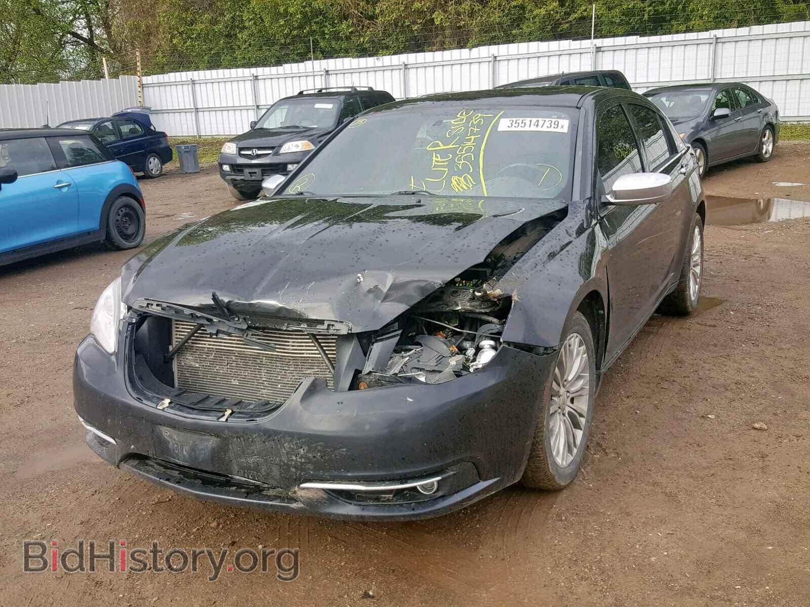 2011 CHRYSLER 200 - VIN: 1C3BC2FGXBN562658 - Фото 2