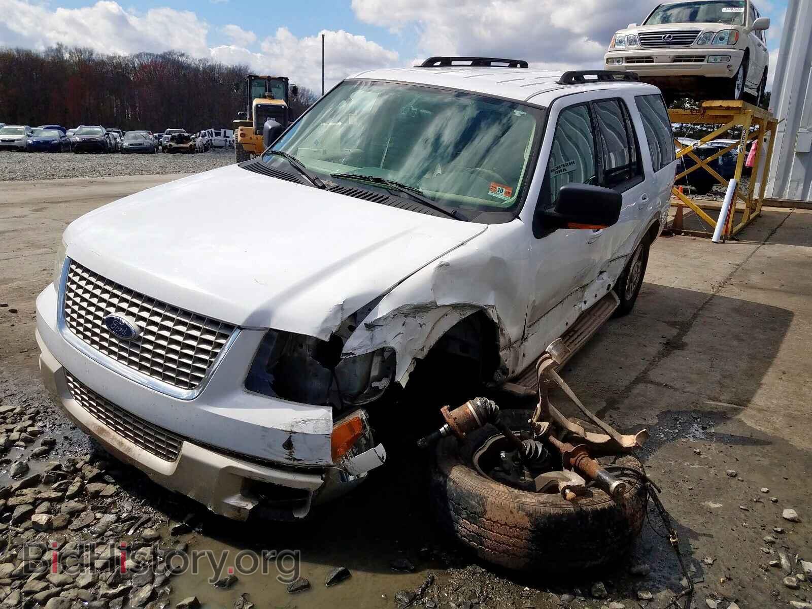 2005 FORD EXPEDITION - VIN: 1FMPU18525LA00642 - Фото 2