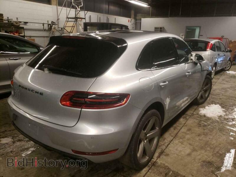 2016 Porsche MACAN (VIN WP1AF2A50GLB93914) — photo 4 of 10
