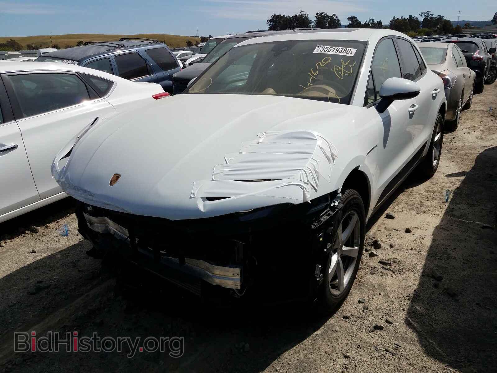 2017 PORSCHE MACAN - VIN: WP1AA2A50HLB07310 - Photo 2