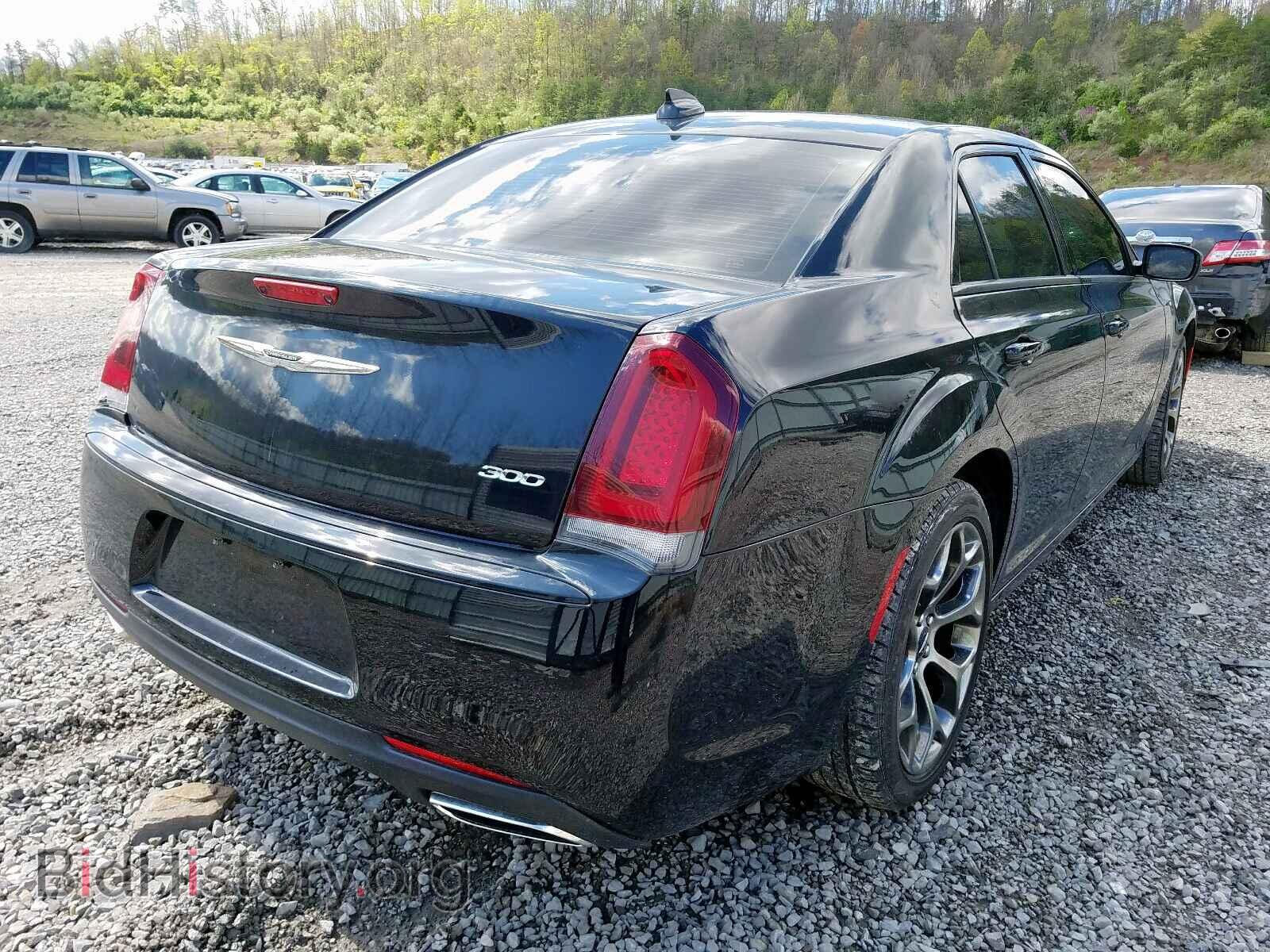 2018 CHRYSLER 300 - VIN: 2C3CCAAG6JH324562 - Фото 4