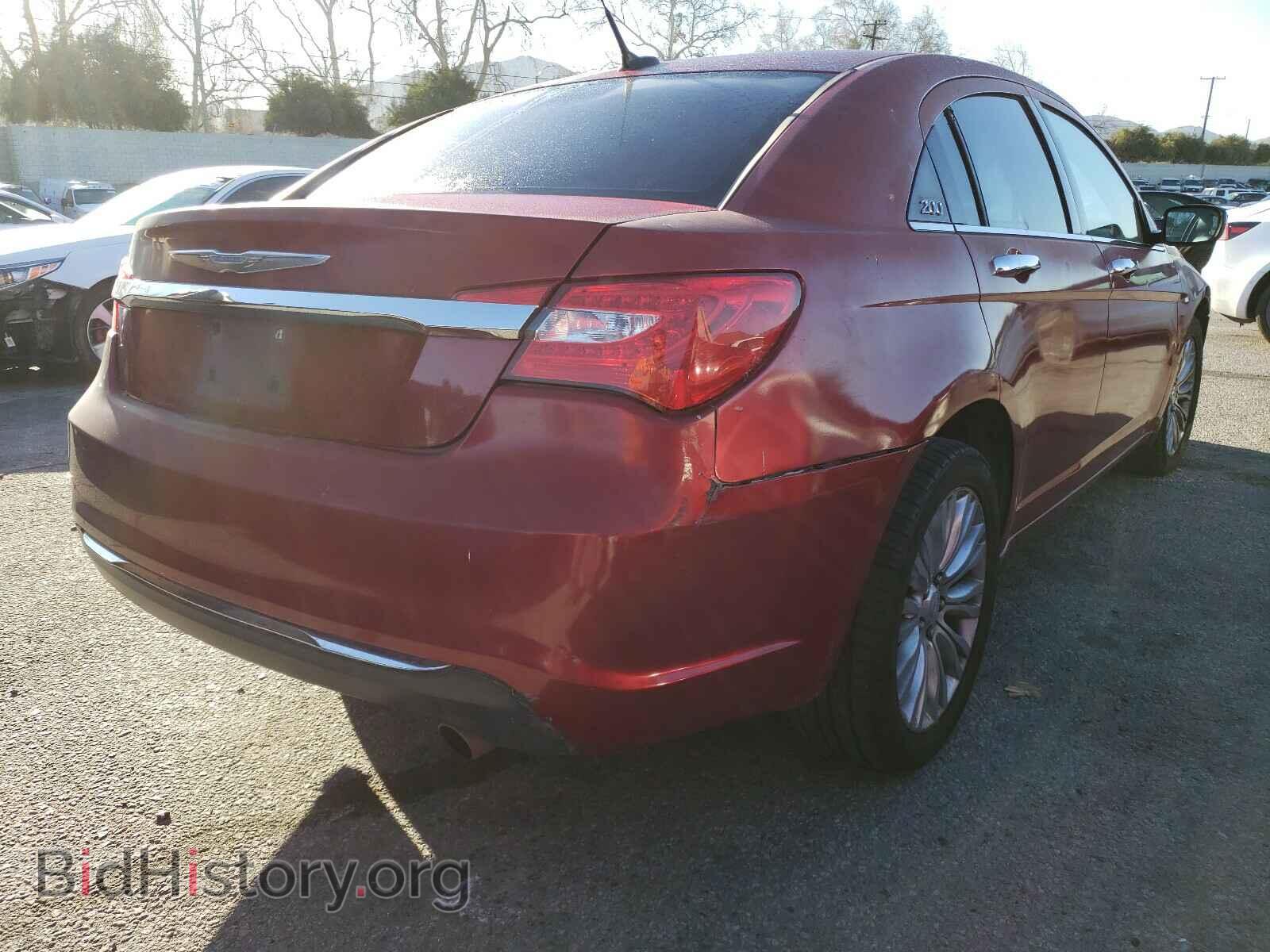 2011 CHRYSLER 200 - VIN: 1C3BC2FG4BN525220 - Фото 4