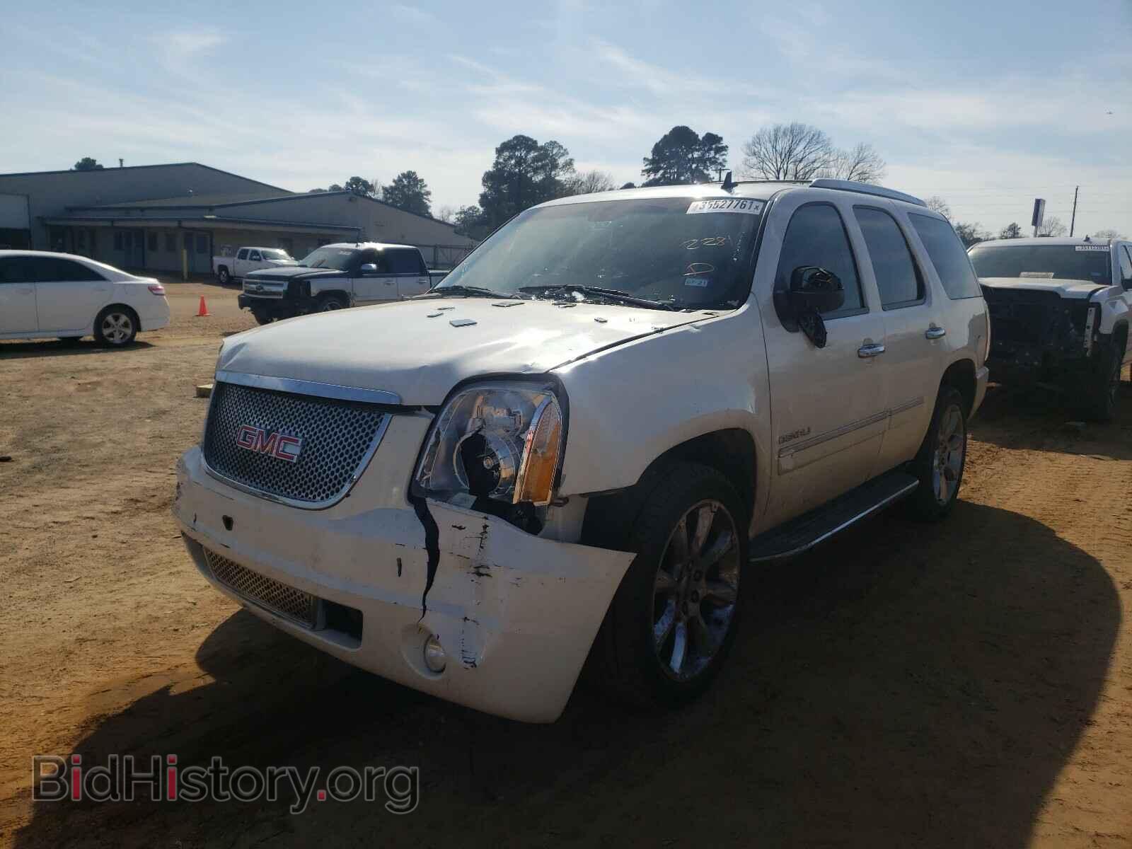2011 GMC YUKON - VIN: 1GKS2EEF2BR222281 - Фото 2