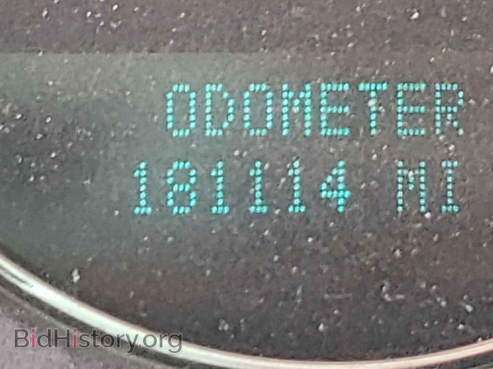2011 GMC YUKON - VIN: 1GKS2EEF2BR222281 - Фото 8