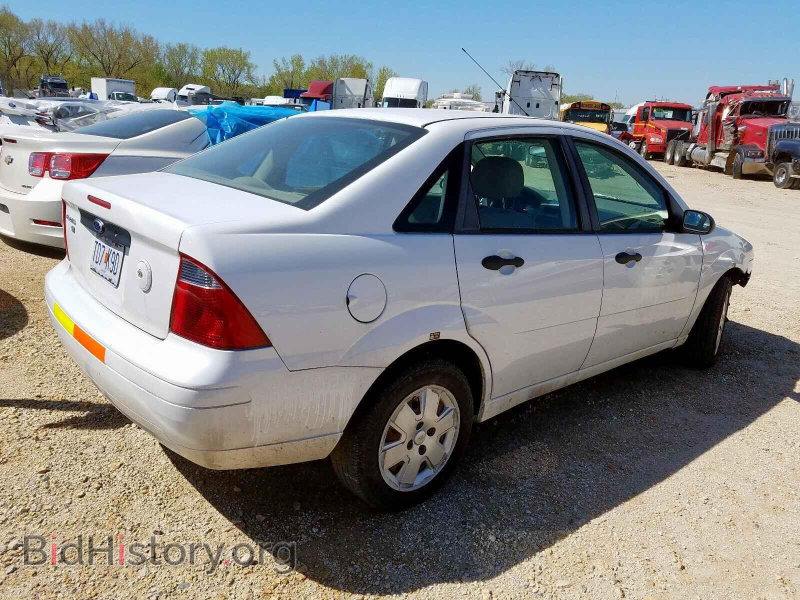 2007 FORD FOCUS - VIN: 1FAHP34N87W294119 - Фото 4