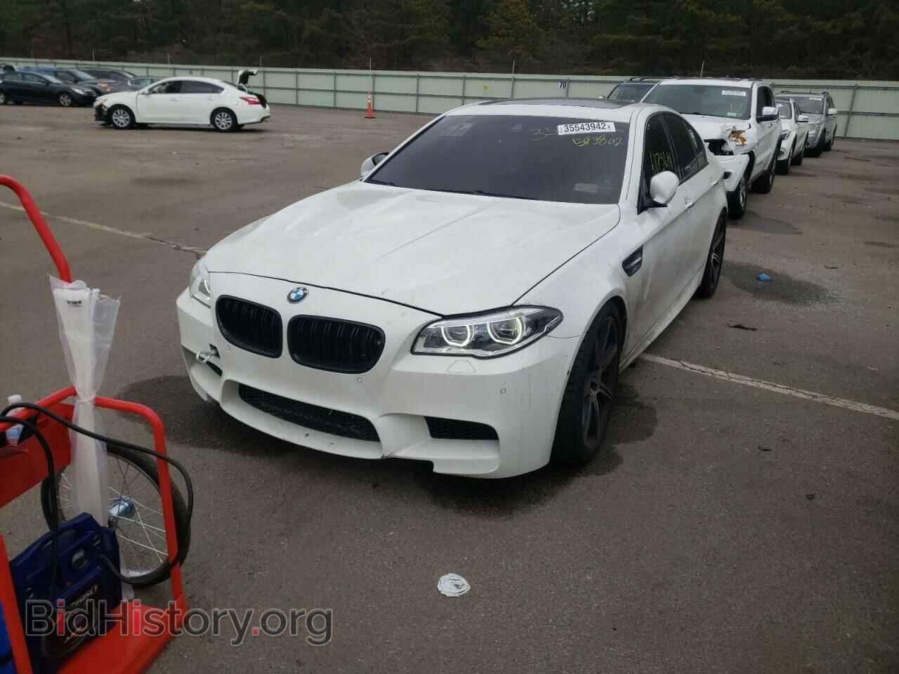 2014 BMW M5 - VIN: WBSFV9C56ED593802 - Фото 2