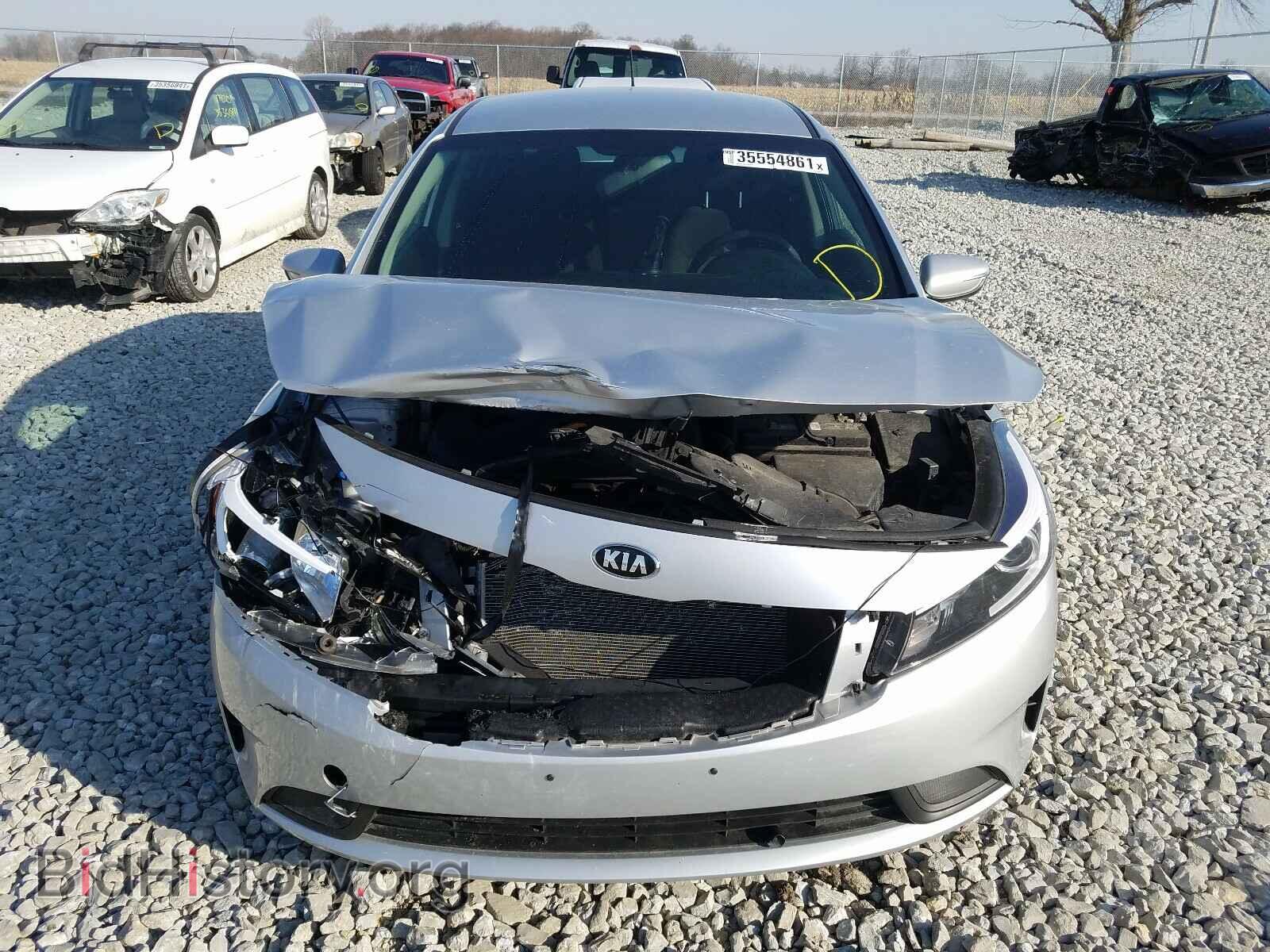 2017 KIA FORTE - VIN: KNAFK5A87H5705833 - Фото 9