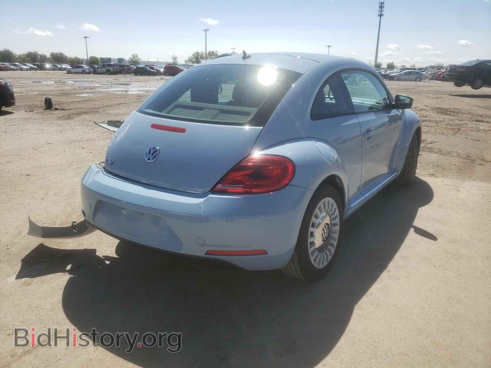 2013 VOLKSWAGEN BEETLE - VIN: 3VWJX7AT8DM669876 - Фото 4