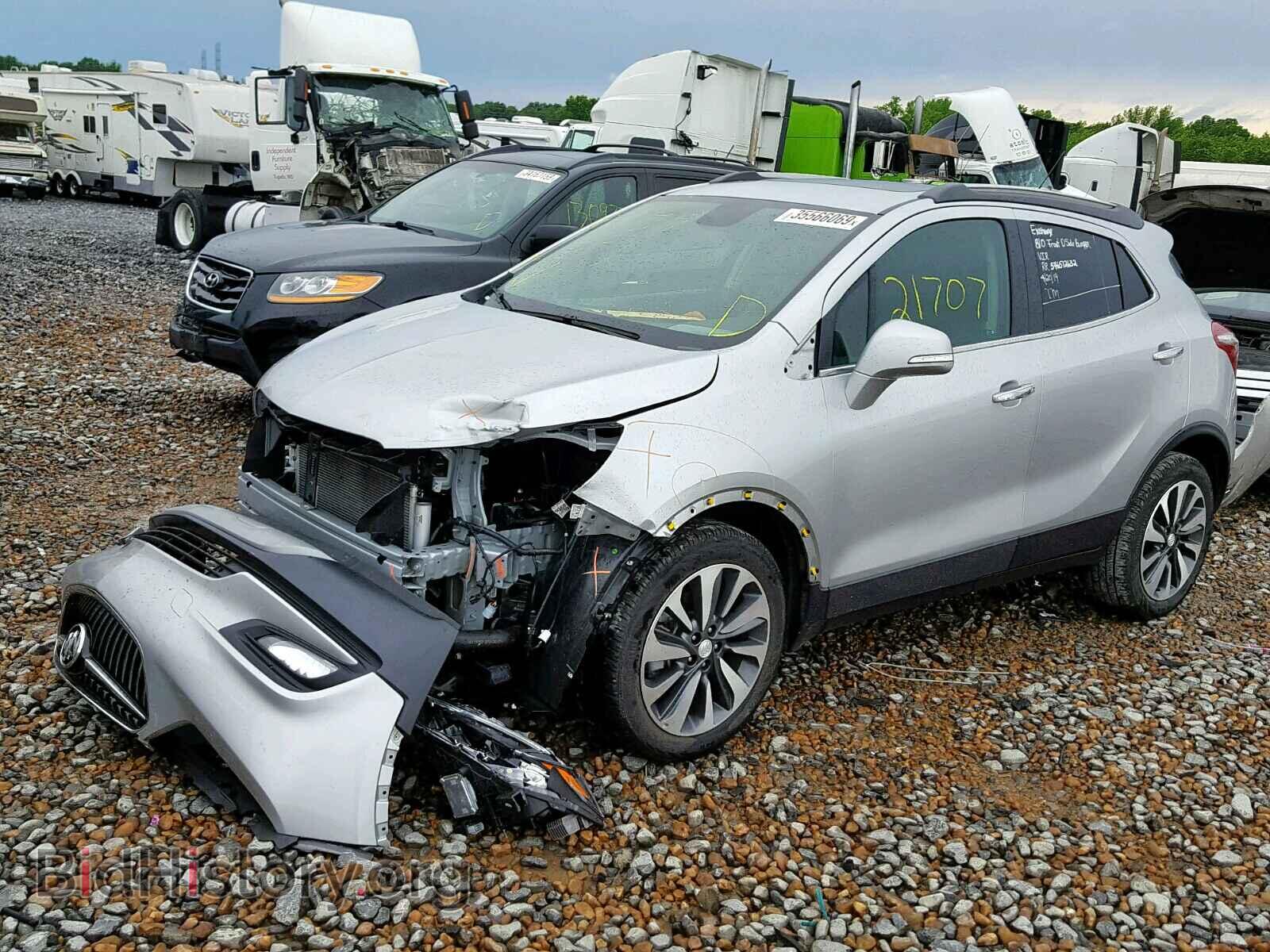 2018 BUICK ENCORE ESS - VIN: KL4CJCSB2JB683555 - Photo 2