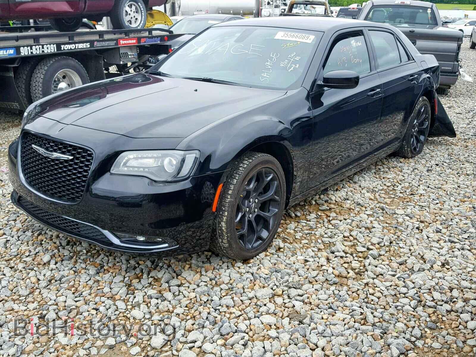 2019 CHRYSLER 300 - VIN: 2C3CCABGXKH609376 - Фото 2