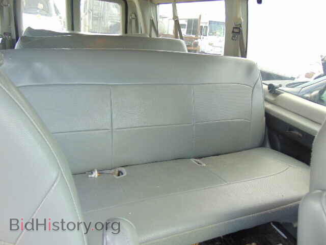 2005 FORD ECONOLINE - VIN: 1FBSS31S95HA58609 - Фото 6