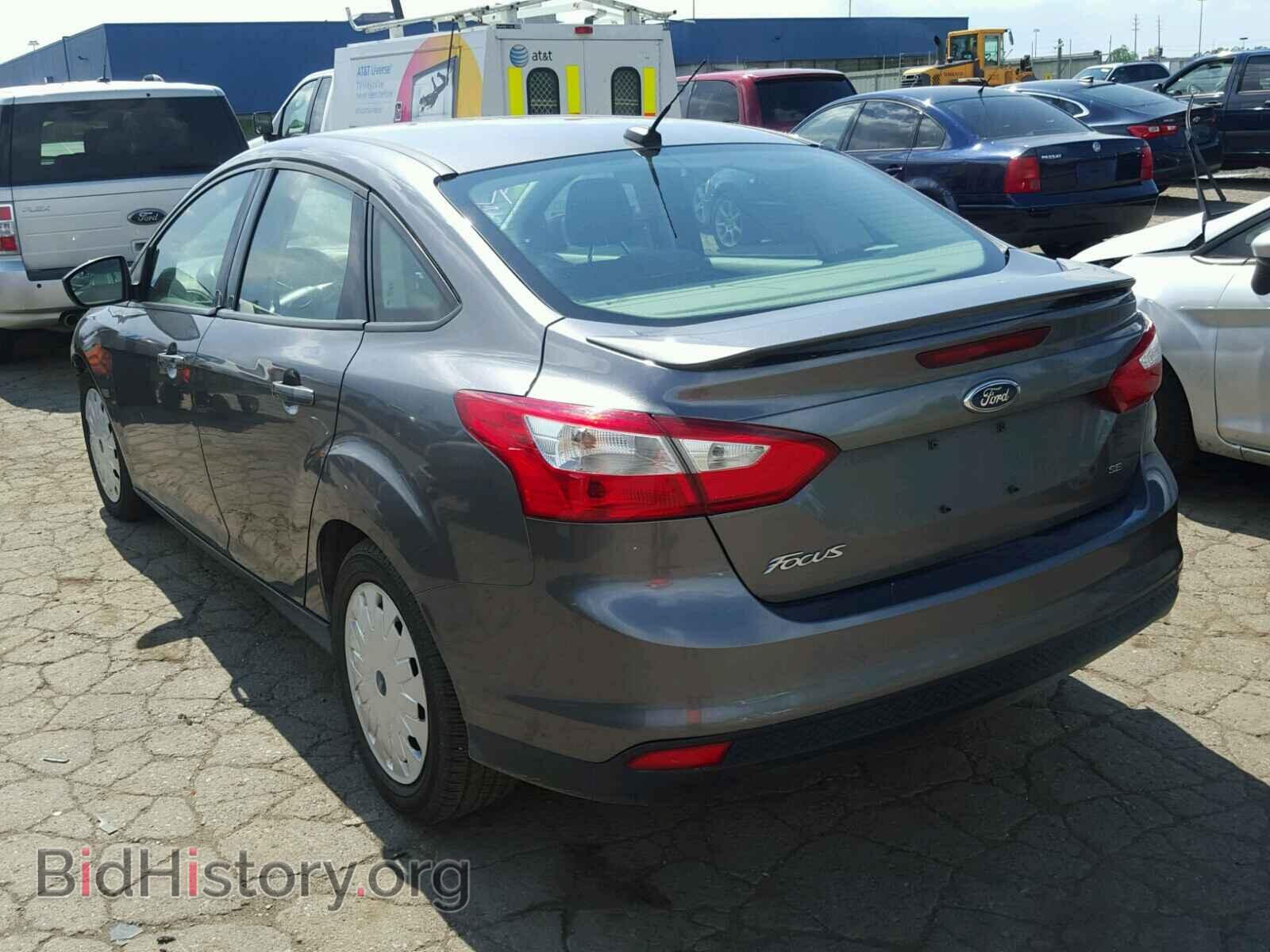 2012 Ford FOCUS (VIN 1FAHP3F28CL104558) — photo 3 of 10