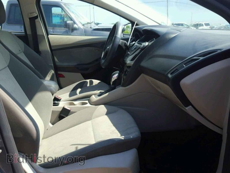 2012 Ford FOCUS (VIN 1FAHP3F28CL104558) — photo 5 of 10