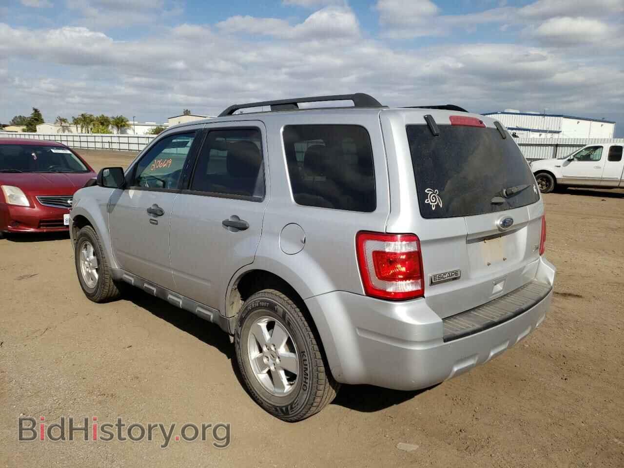 2011 FORD ESCAPE - VIN: 1FMCU0DG1BKB26587 - Фото 3