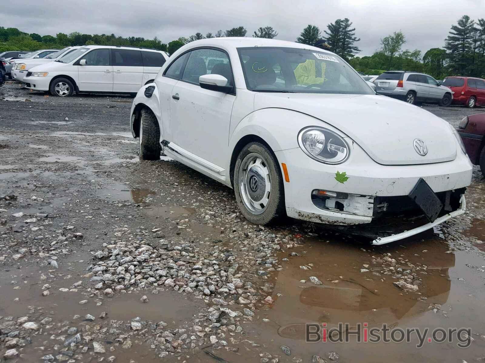 Photo 3VWF17AT8FM603287 - VOLKSWAGEN BEETLE 2015