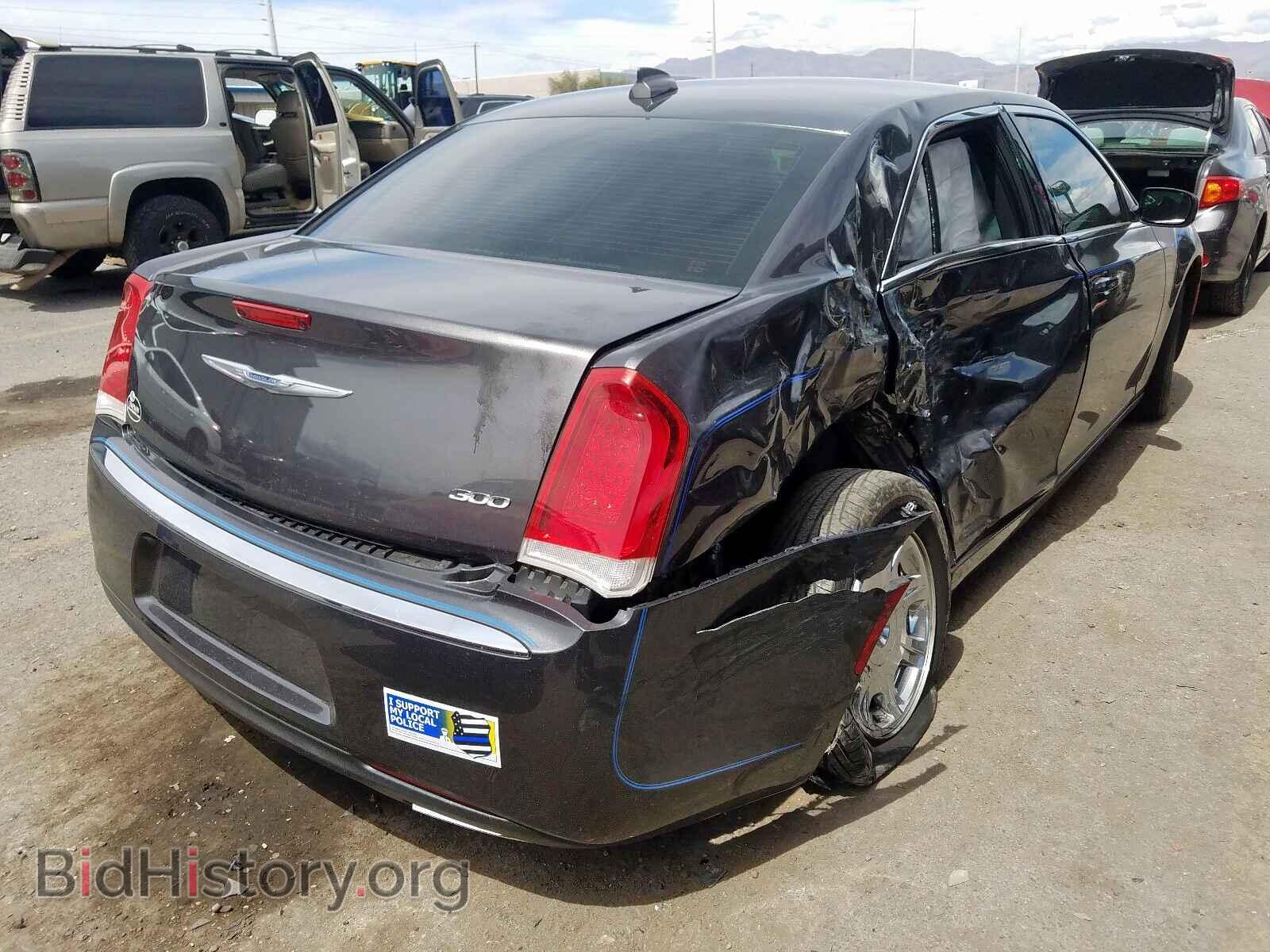 2016 CHRYSLER 300 - VIN: 2C3CCAAG2GH141975 - Photo 4