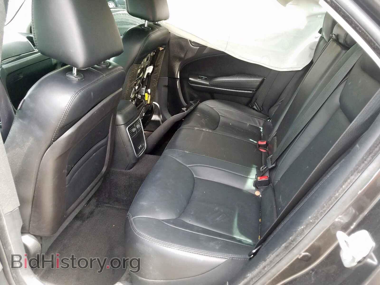 2016 CHRYSLER 300 - VIN: 2C3CCAAG2GH141975 - Photo 6