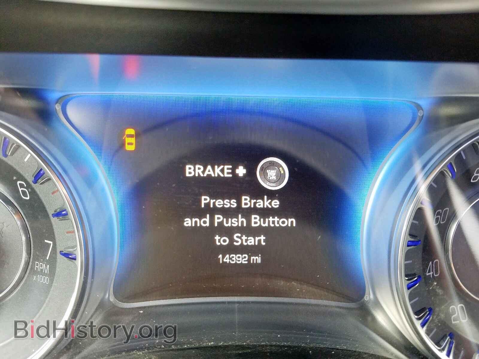 2016 CHRYSLER 300 - VIN: 2C3CCAAG2GH141975 - Photo 8