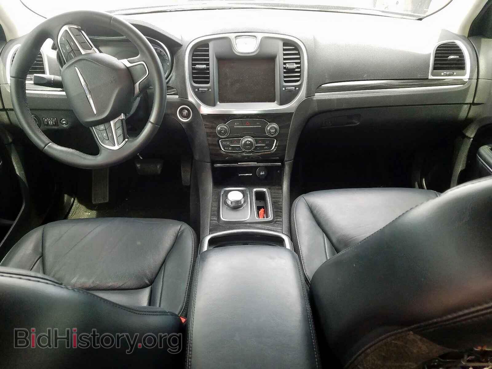 2016 CHRYSLER 300 - VIN: 2C3CCAAG2GH141975 - Photo 9