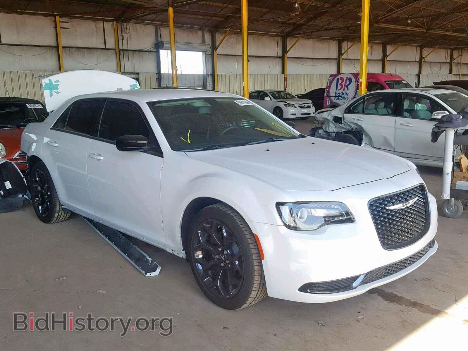 Фотография 2C3CCAAG3KH556036 - CHRYSLER 300 2019