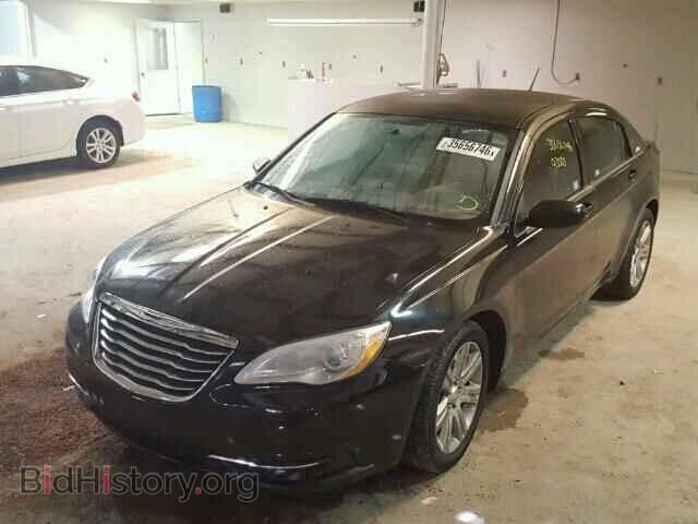 2013 CHRYSLER 200 - VIN: 1C3CCBAB8DN733023 - Фото 2