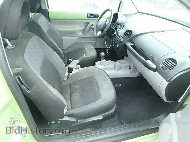 2000 VOLKSWAGEN BEETLE - VIN: 3VWBC21C6YM425068 - Фото 5