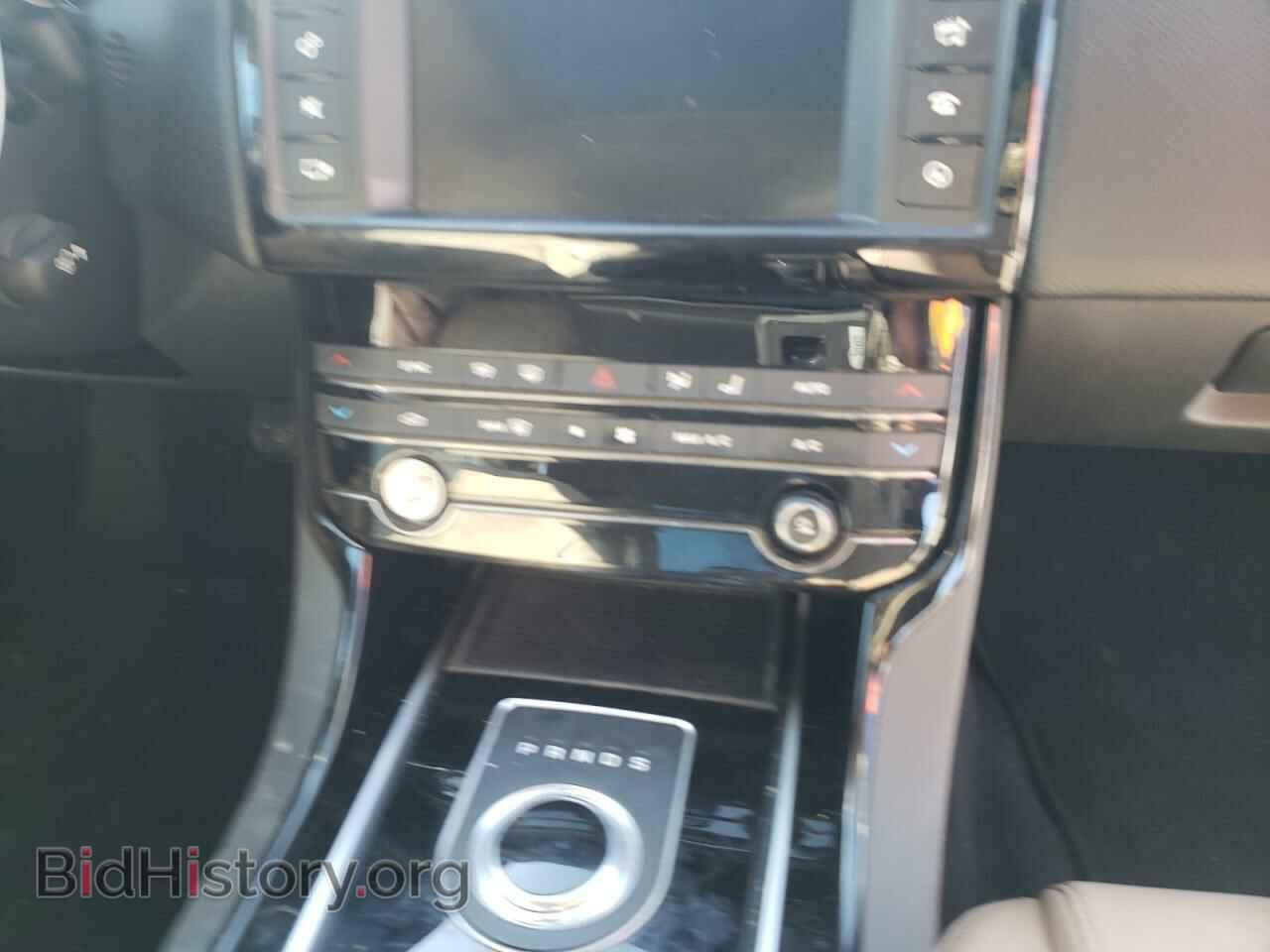 2017 JAGUAR XE - VIN: SAJAR4BG2HA969110 - Фото 9