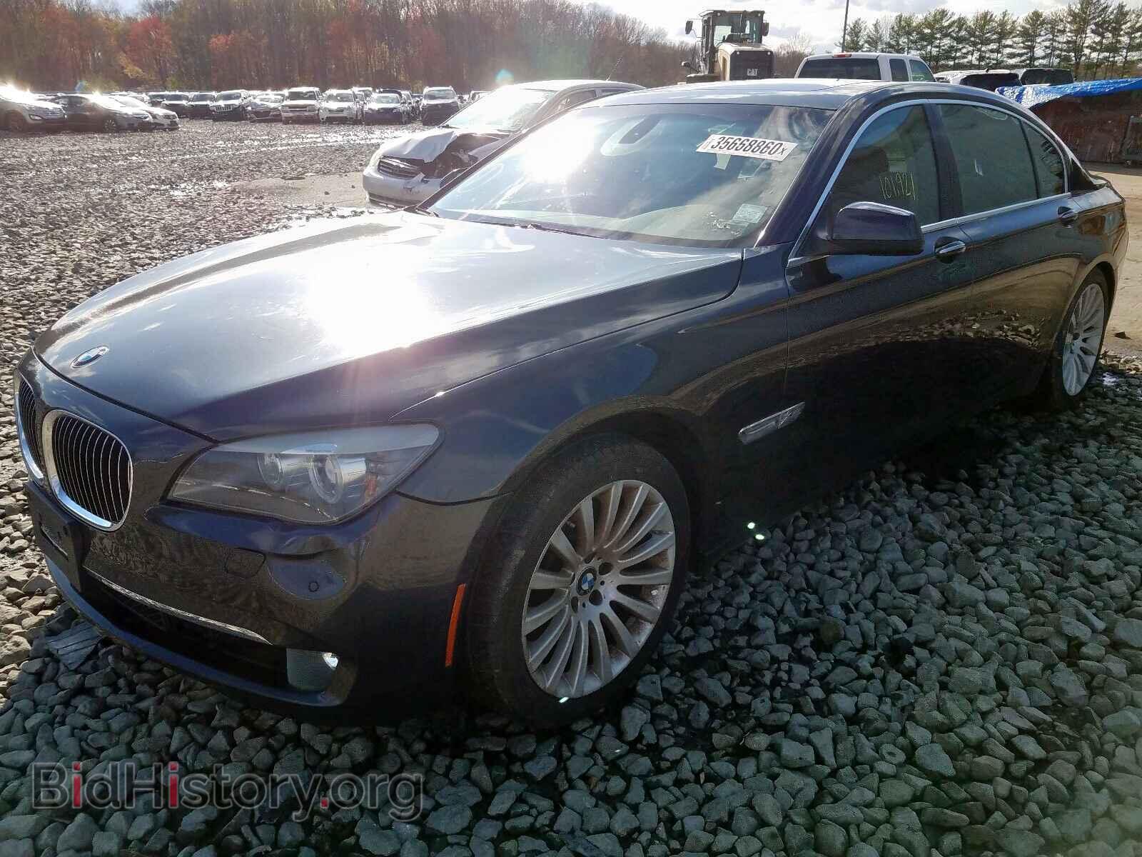 2011 BMW 7 SERIES - VIN: WBAKC8C57BC433934 - Фото 2