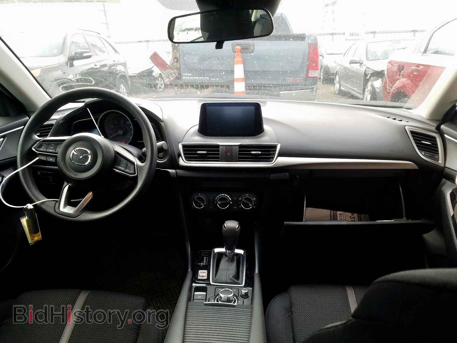 2018 MAZDA 3 - VIN: 3MZBN1U75JM201508 - Фото 9