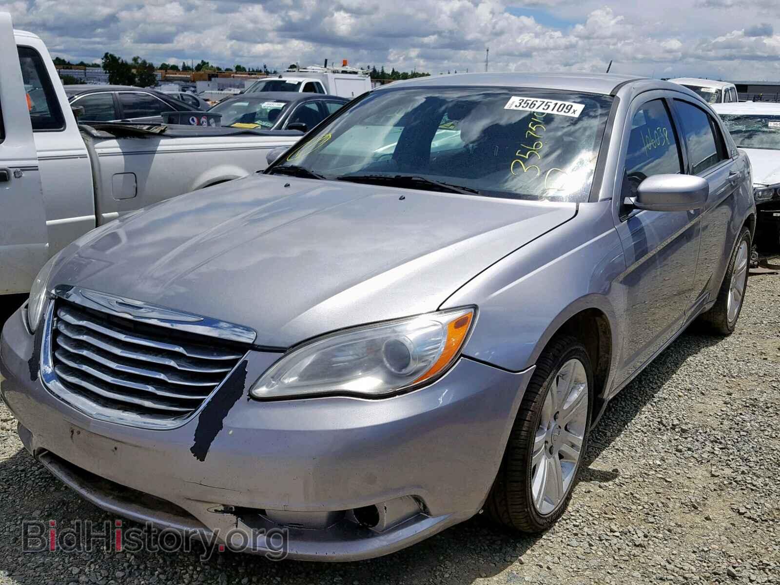2013 CHRYSLER 200 - VIN: 1C3CCBABXDN647809 - Photo 2