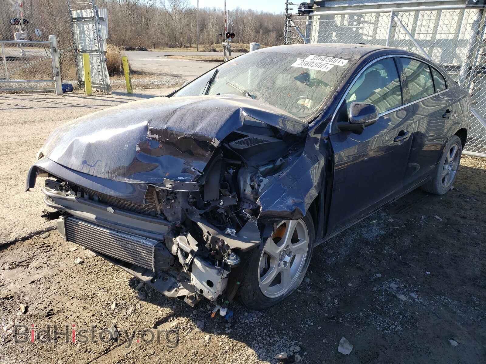 2012 VOLVO S60 - VIN: YV1622FSXC2040887 - Photo 2
