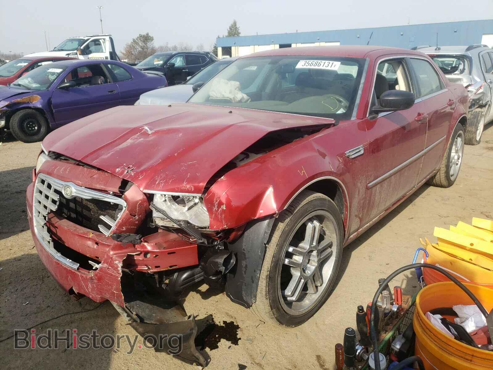 2008 CHRYSLER 300 - VIN: 2C3KA43R58H192003 - Фото 2