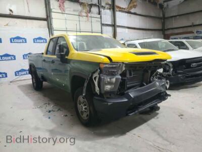 2020 Chevrolet SILVERADO, двухцветный — VIN 1GB2YLE7XLF336057, Copart