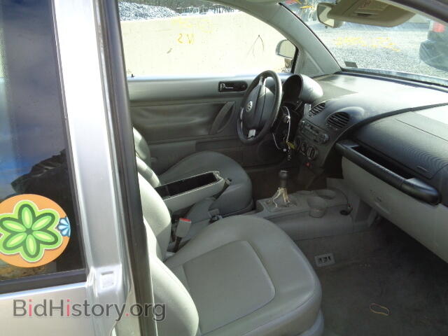 2000 VOLKSWAGEN BEETLE - VIN: 3VWCC21C2YM413956 - Фото 5