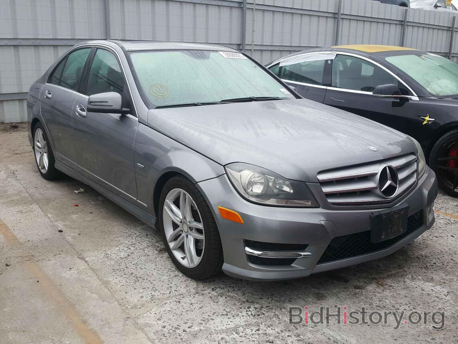 Photo WDDGF4HB6CA620205 - MERCEDES-BENZ C CLASS 2012