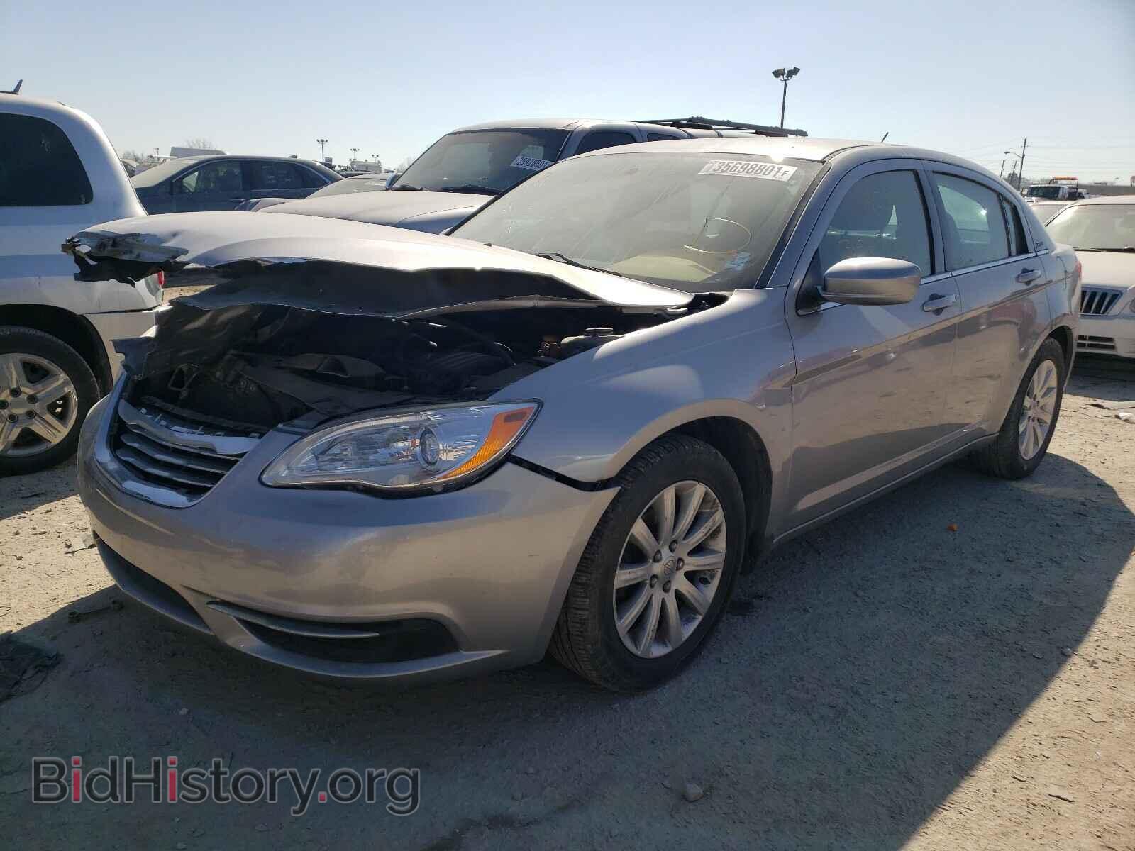2013 CHRYSLER 200 - VIN: 1C3CCBBB0DN597629 - Фото 2