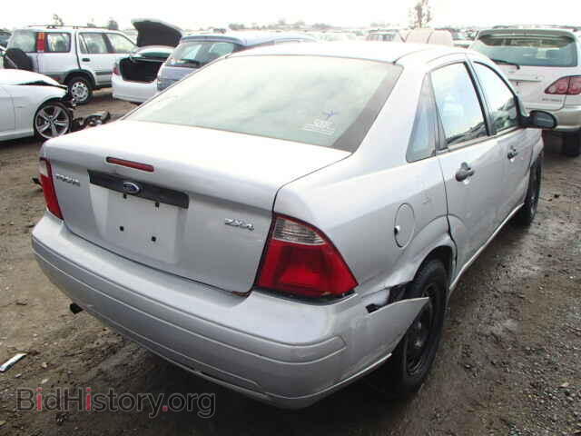 2005 FORD FOCUS - VIN: 1FAFP34NX5W313693 - Фото 4