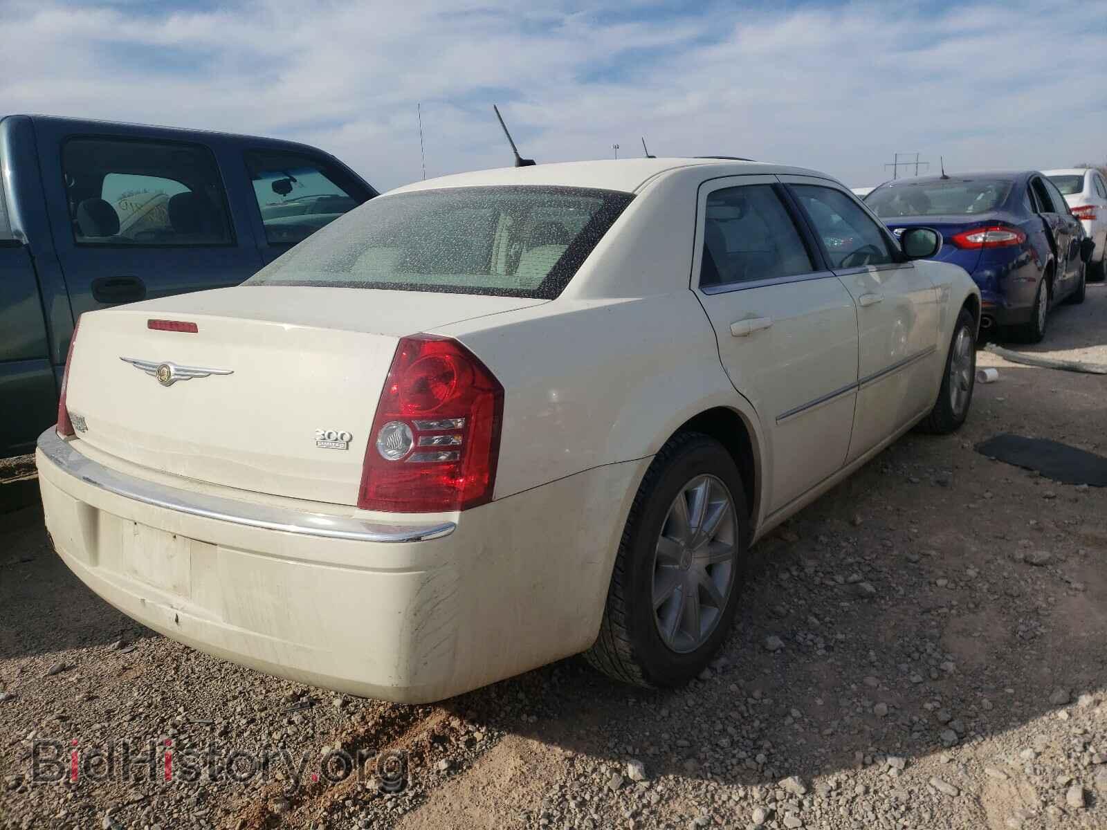 2008 CHRYSLER 300 - VIN: 2C3KA33G08H303873 - Фото 4